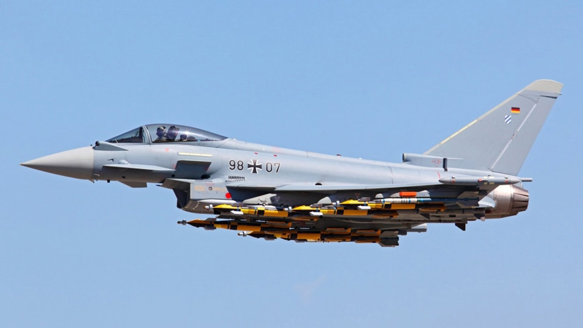 kaiyun-大连一方主场击败昆明奔驰,全取三分,大连赛程表