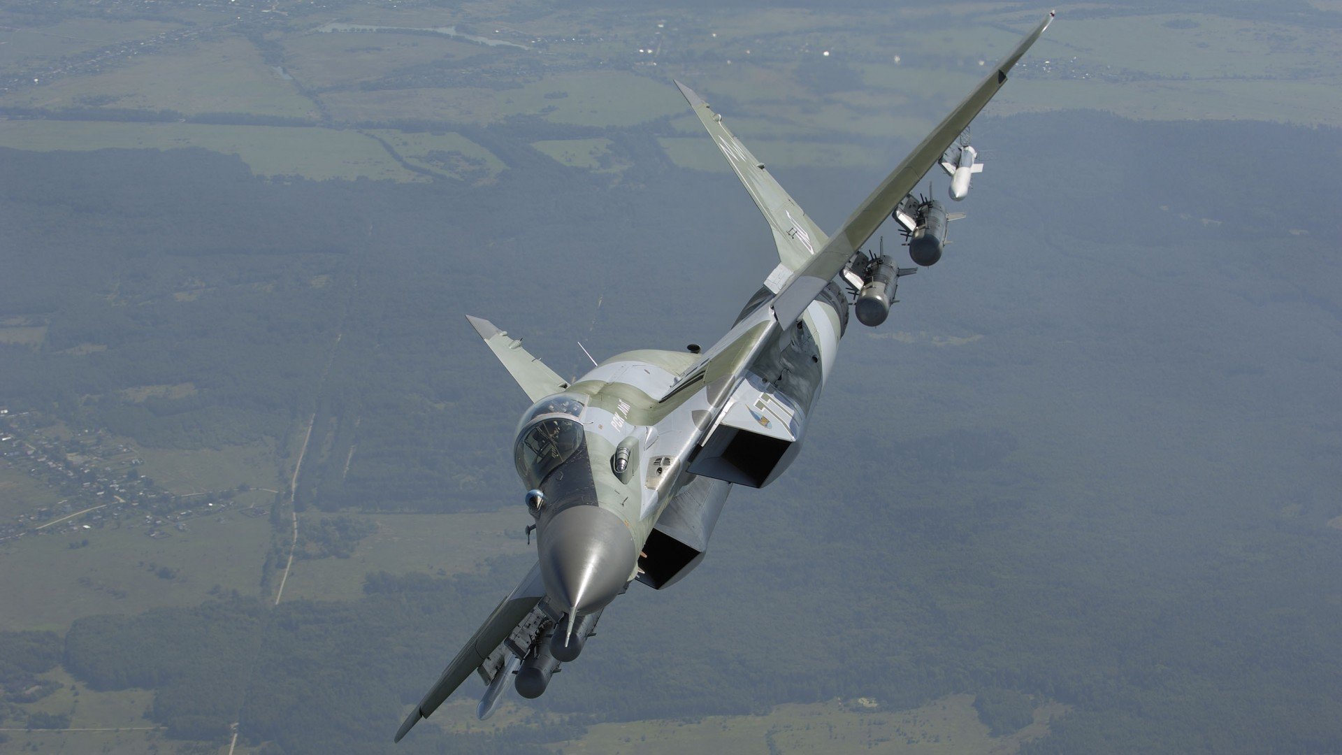 Kaiyun官方登录入口-西甲攻防大碰撞：快节奏场面震撼！，西甲防守